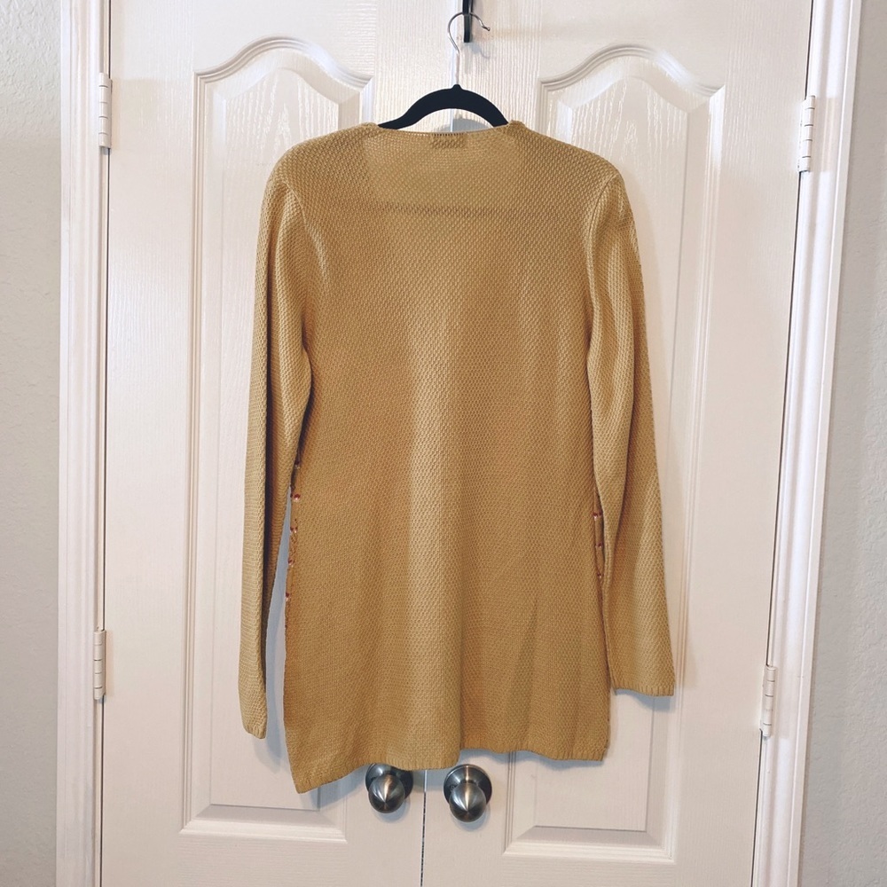 Woman’s Long button down Cardigan Size Medium - Picture 3 of 12